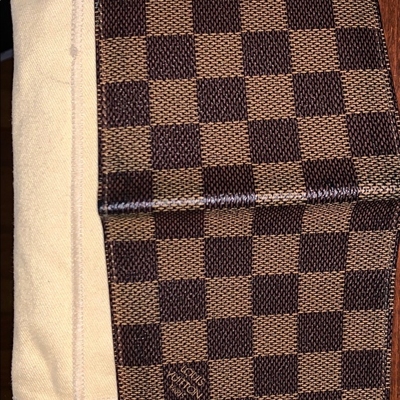 Men’s Louis Vuitton wallet - Picture 3 of 4